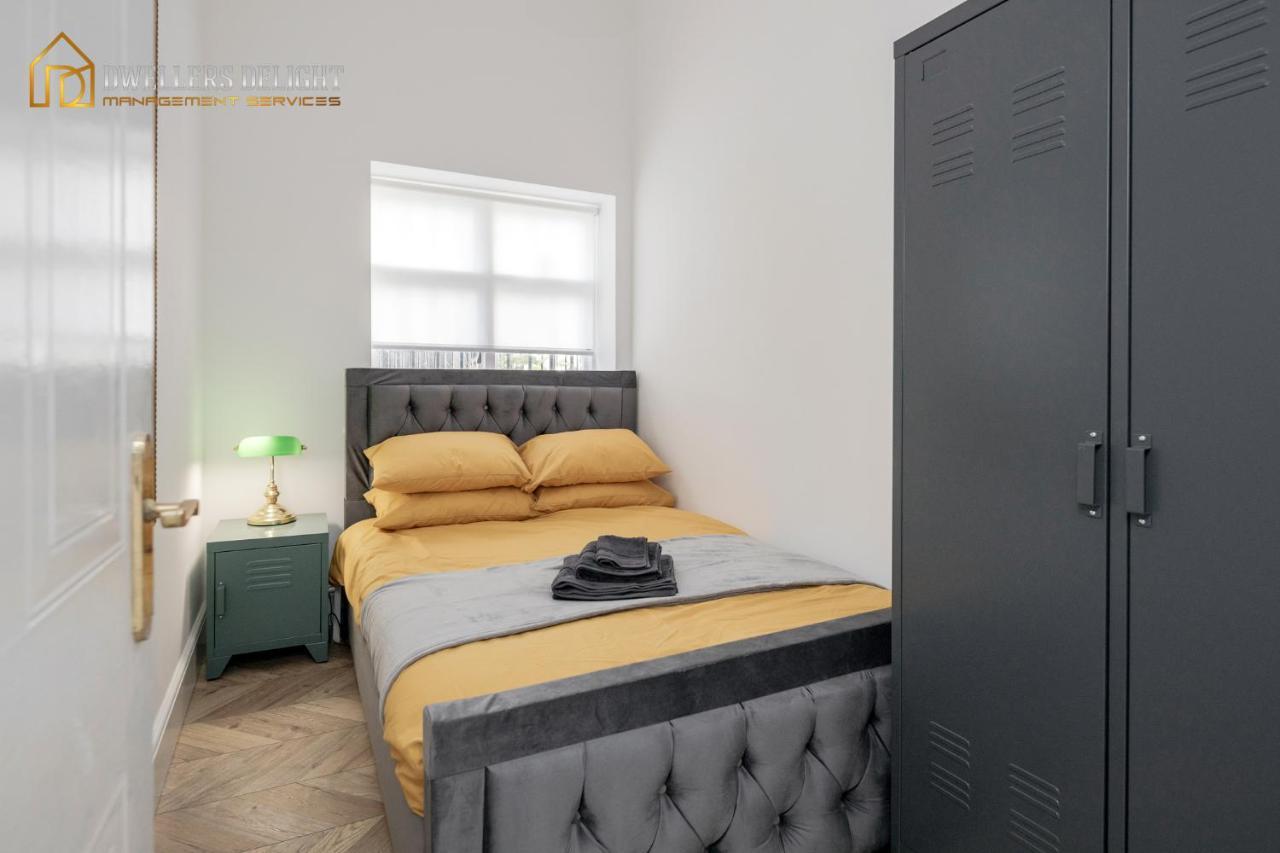 Appartamento Entire 2 Bed Flat Plaistow,canning Town Prime Location In Londra