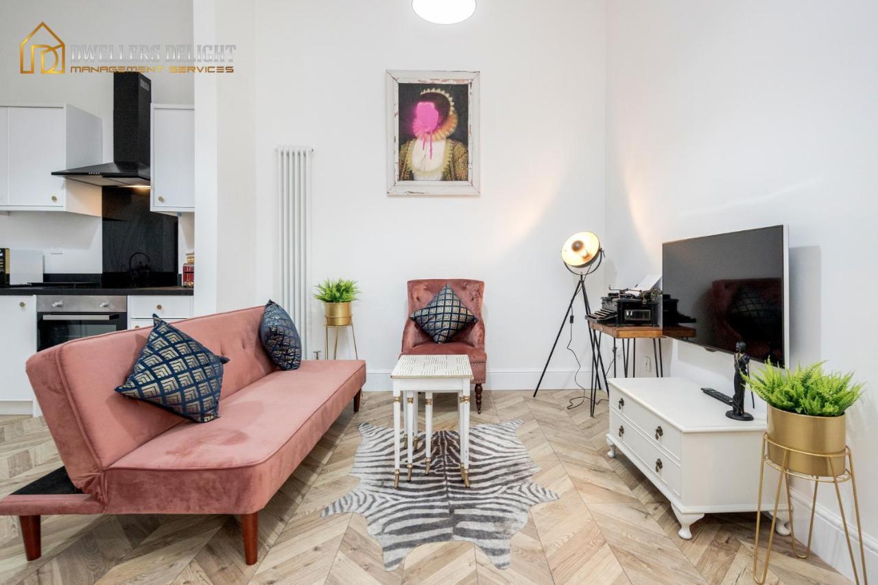 Entire 2 Bed Flat Plaistow,canning Town Prime Location In Appartamento