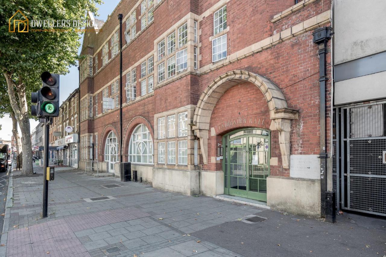 Entire 2 Bed Flat Plaistow,canning Town Prime Location In * Londra