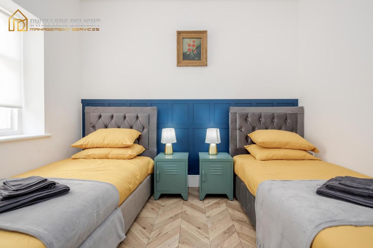 Appartamento Entire 2 Bed Flat Plaistow,canning Town Prime Location In *