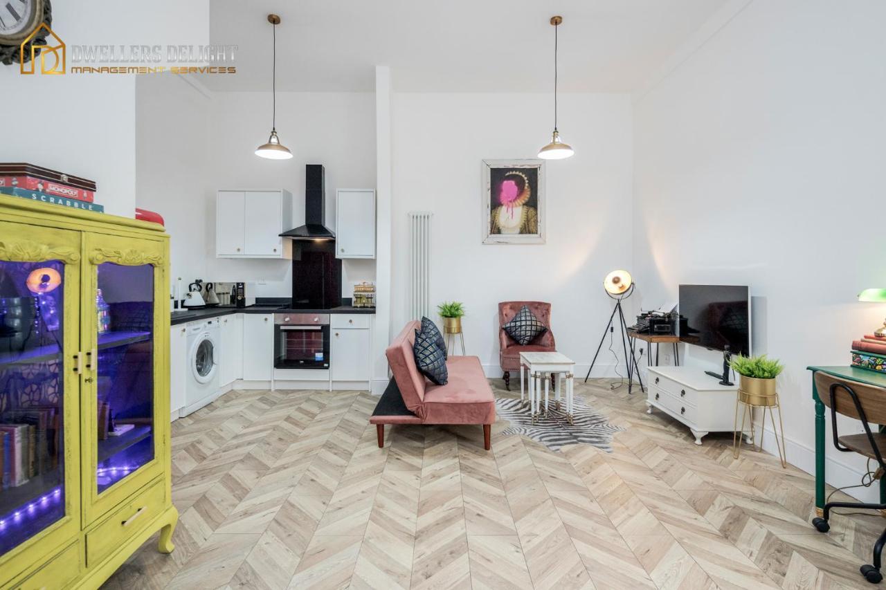 Entire 2 Bed Flat Plaistow,canning Town Prime Location In Appartamento *
